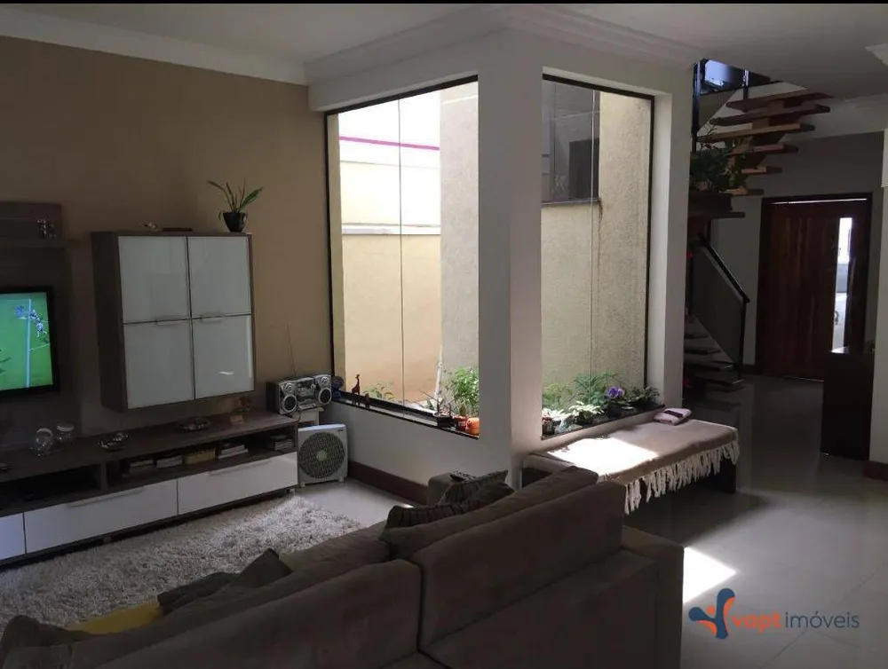 Sobrado, 3 quartos, 304 m² - Foto 4