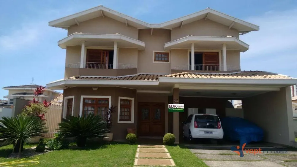 Sobrado, 3 quartos, 330 m² - Foto 1