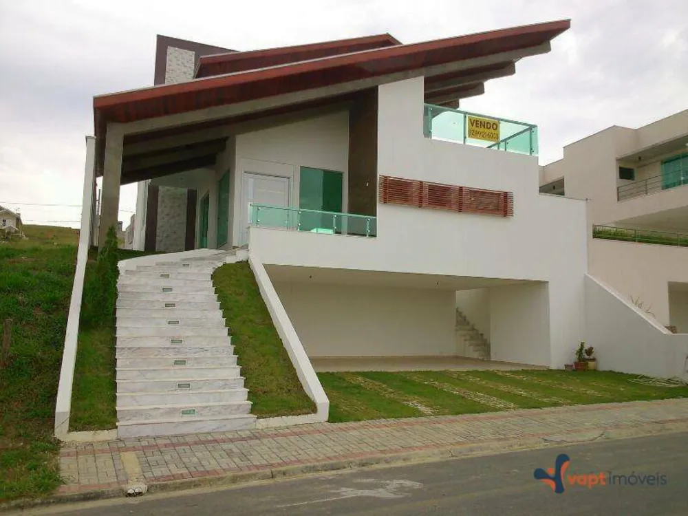 Sobrado, 3 quartos, 349 m² - Foto 1