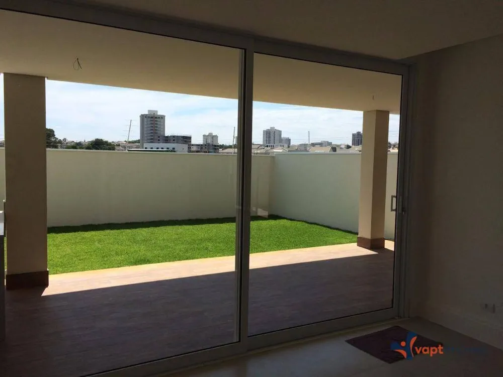 Sobrado, 4 quartos, 302 m² - Foto 2
