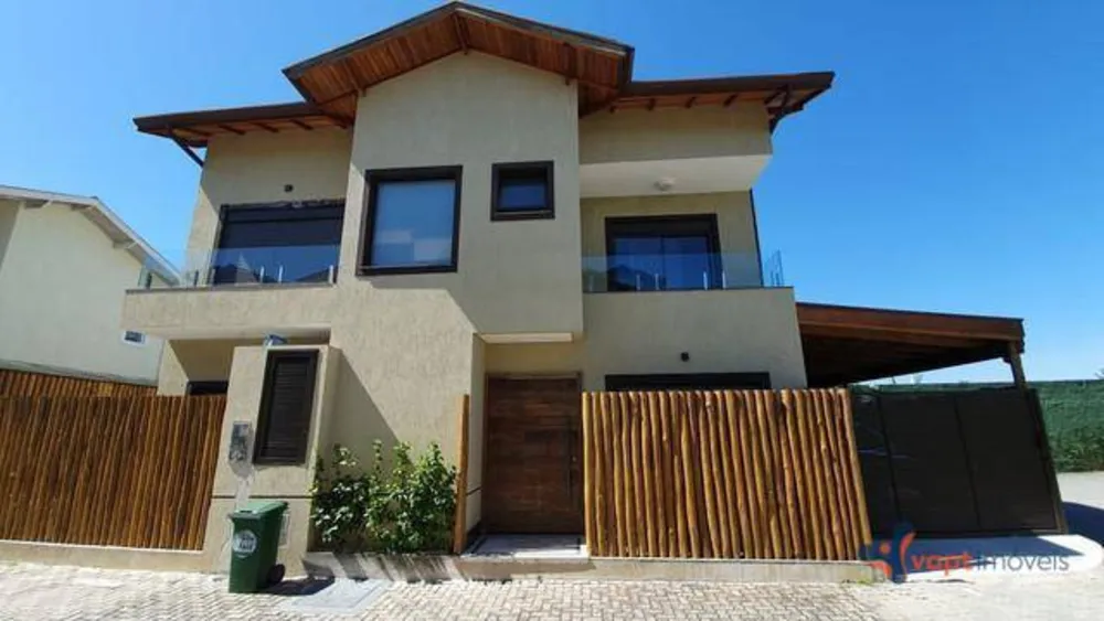 Sobrado, 4 quartos, 240 m² - Foto 1