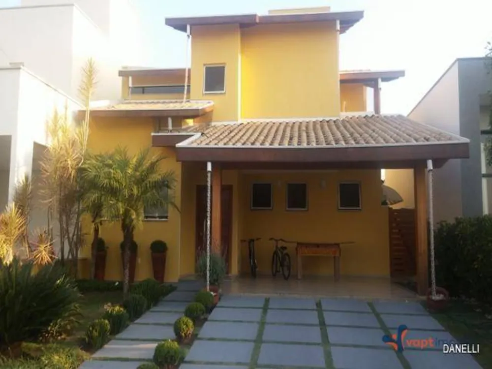 Sobrado, 3 quartos, 241 m² - Foto 1