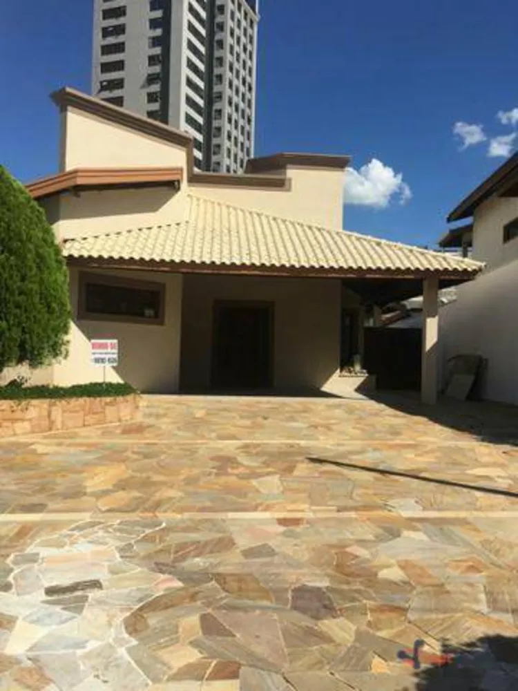 Sobrado, 3 quartos, 250 m² - Foto 1