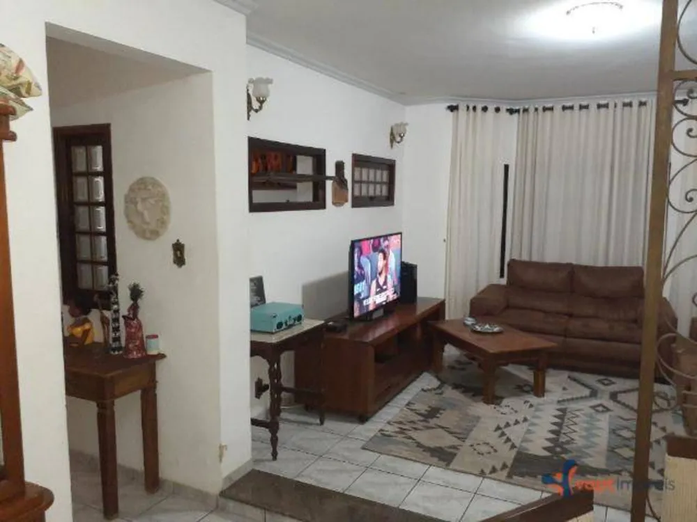Sobrado, 3 quartos, 270 m² - Foto 2
