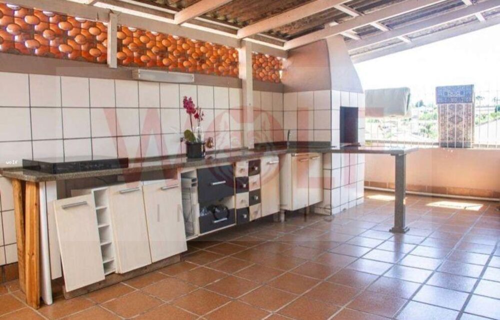 Casa à venda com 4 quartos, 265m² - Foto 4
