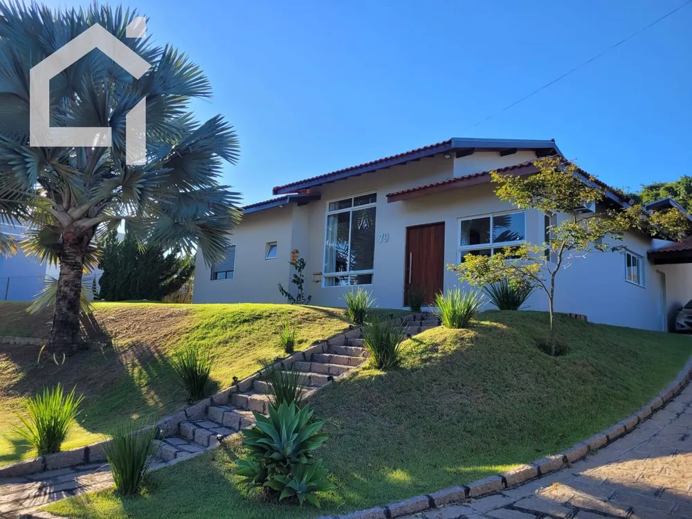 Casa, 3 quartos, 235 m² - Foto 1