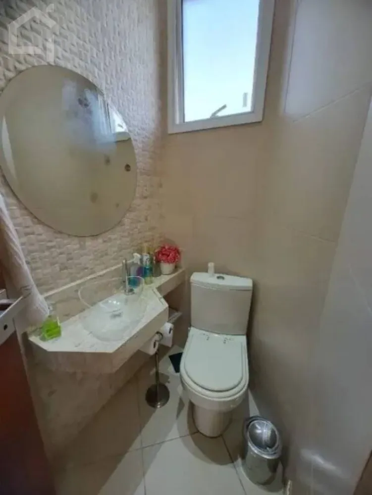 Casa, 4 quartos, 246 m² - Foto 2