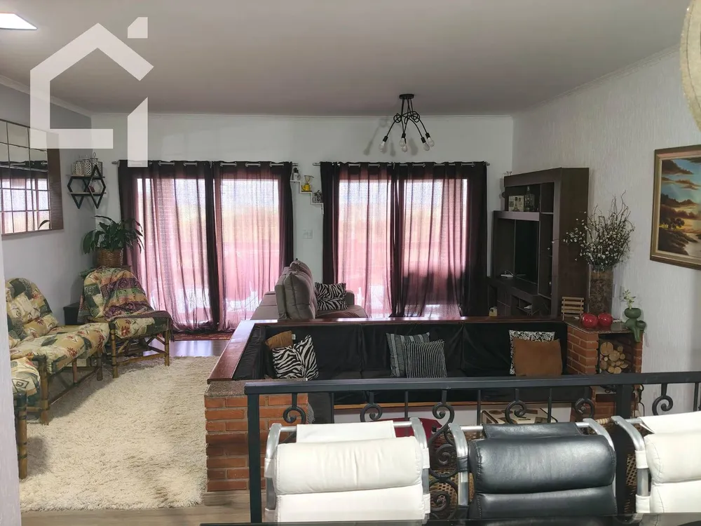 Casa, 3 quartos, 215 m² - Foto 2