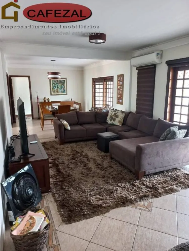Sobrado, 3 quartos, 359 m² - Foto 1