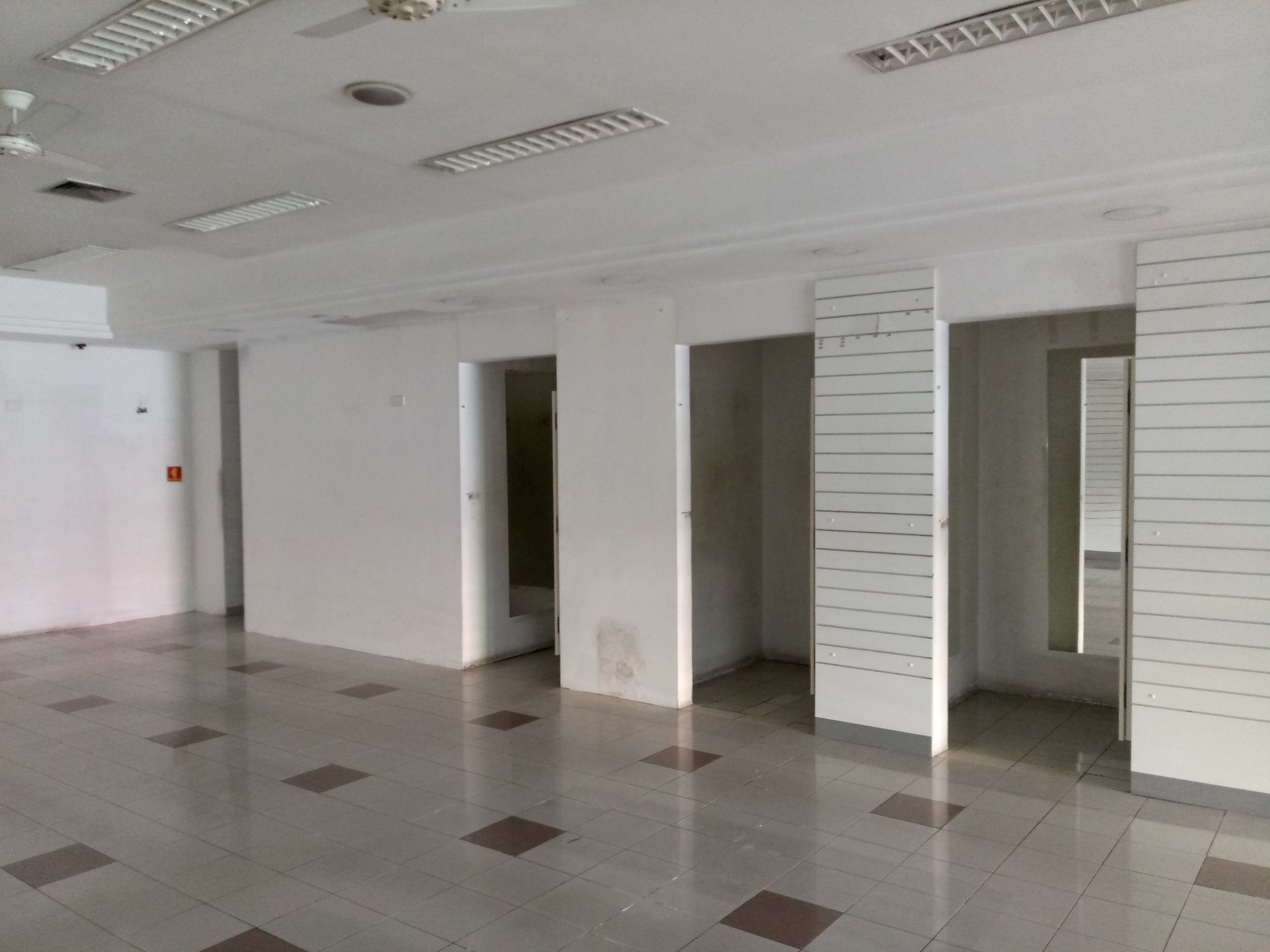 Loja-Salão para alugar com 2 quartos, 220m² - Foto 6