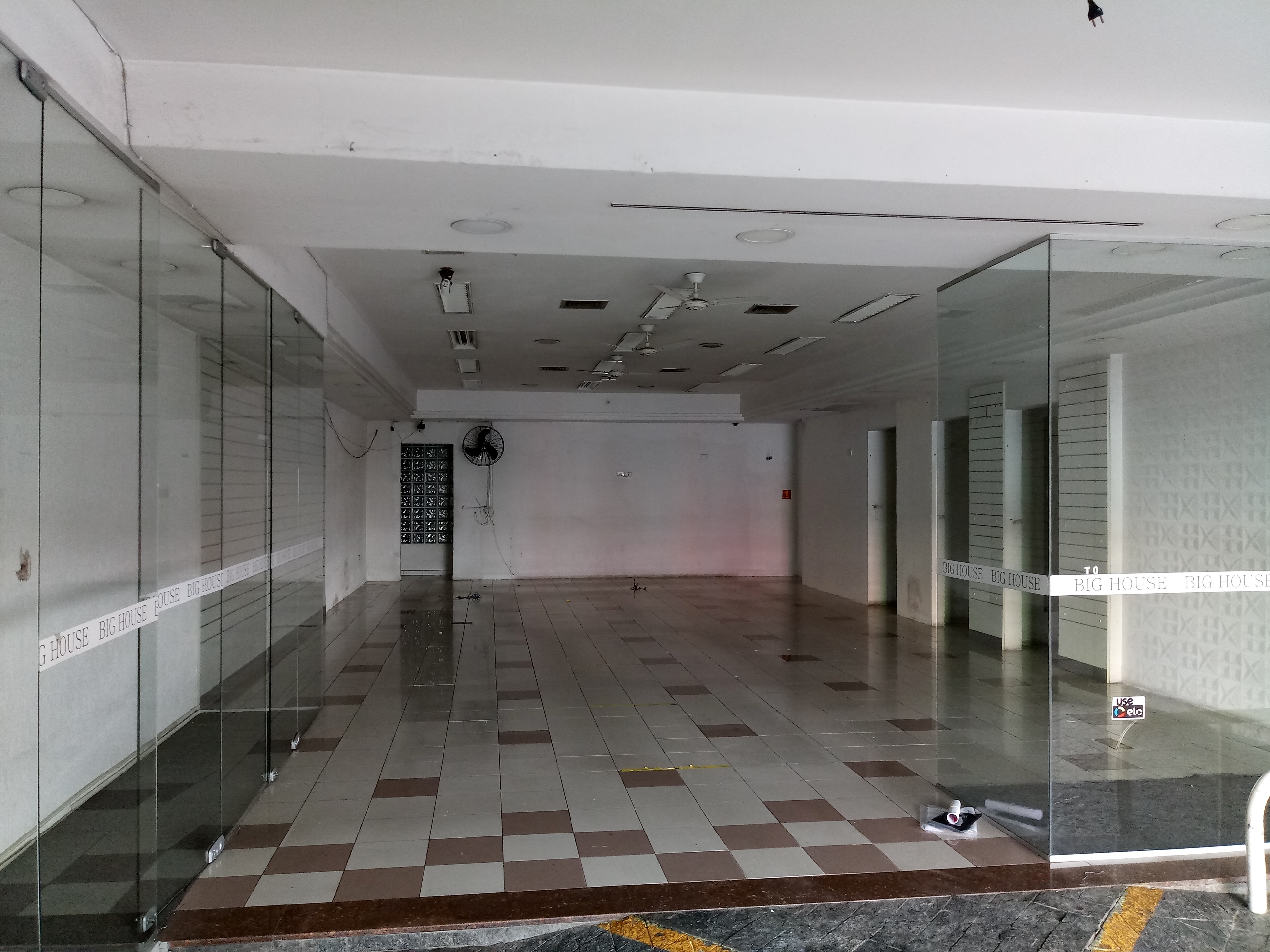 Loja-Salão para alugar com 2 quartos, 220m² - Foto 8