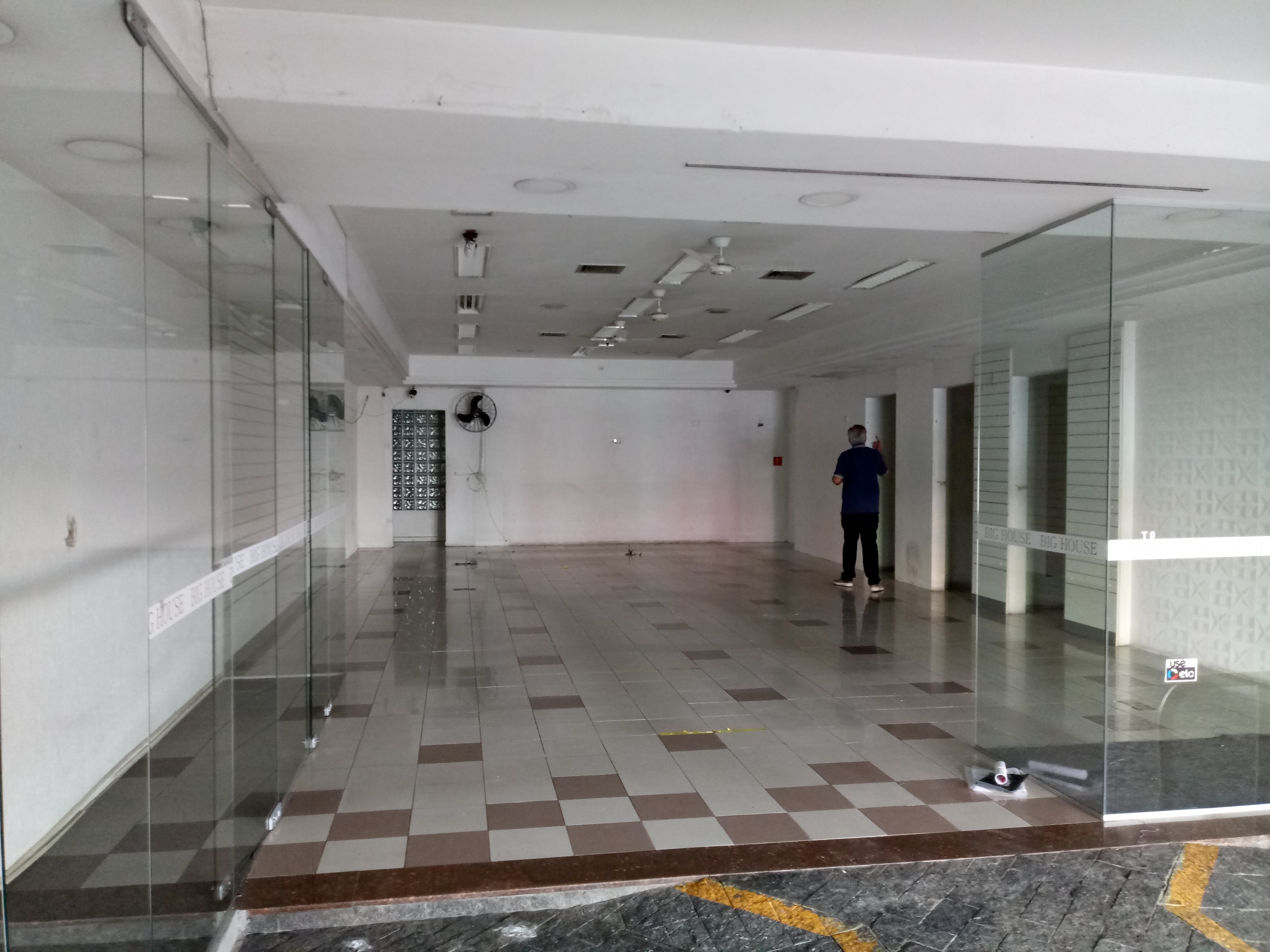 Loja-Salão para alugar com 2 quartos, 220m² - Foto 11