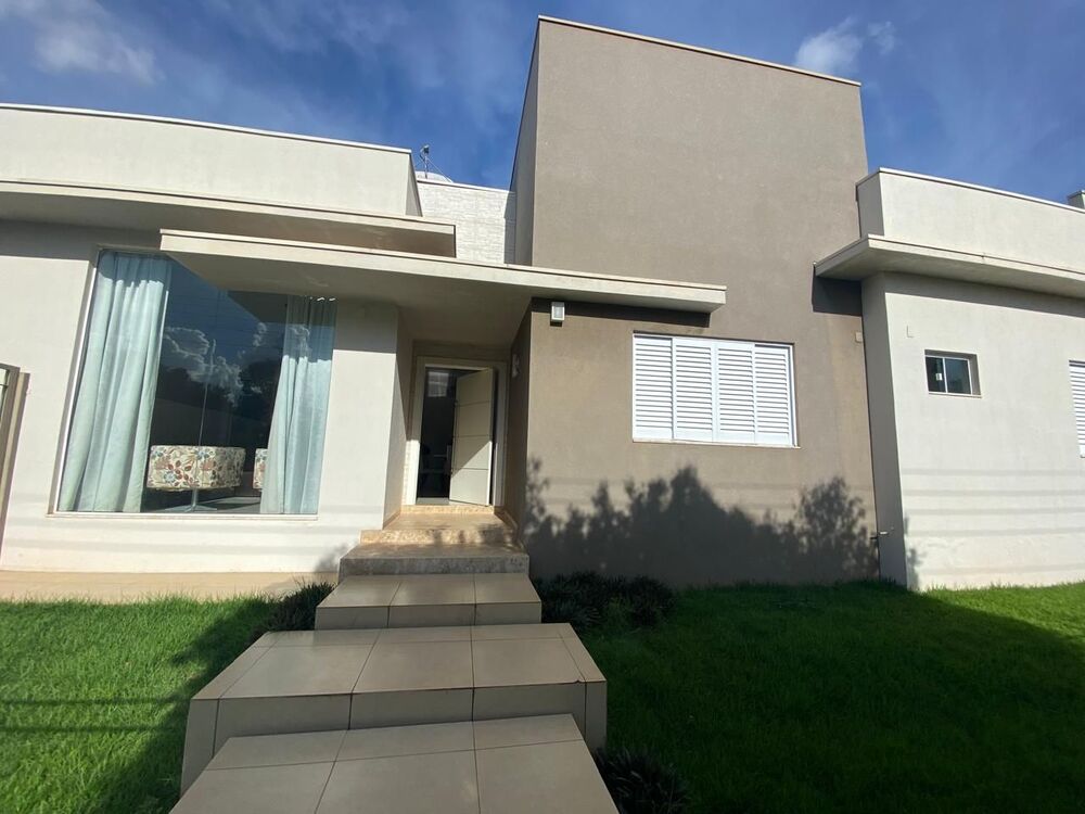 Casa à venda com 3 quartos, 213m² - Foto 2
