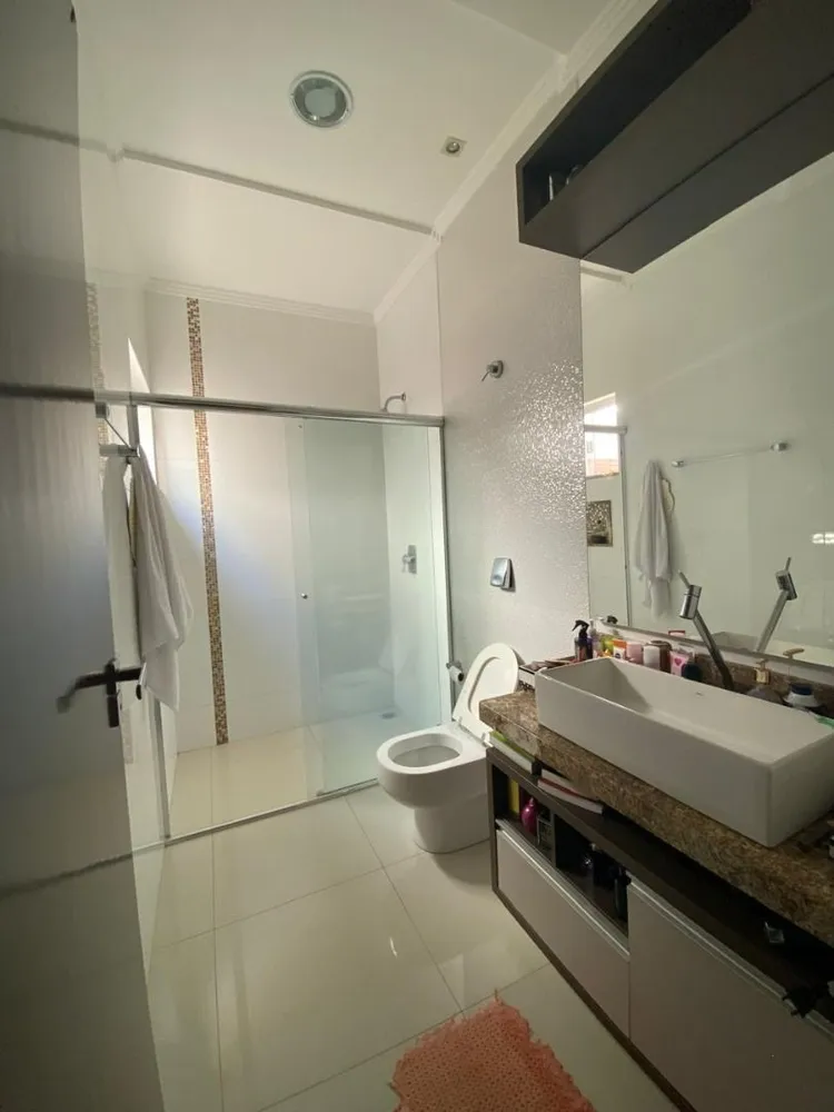 Casa, 3 quartos, 213 m² - Foto 2