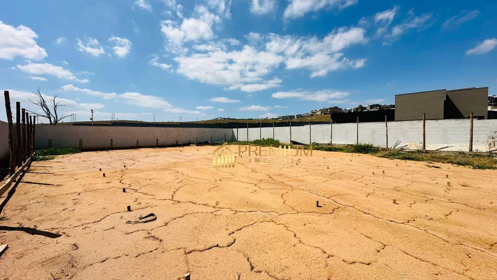 Loteamento e Condomínio, 600 m² - Foto 1
