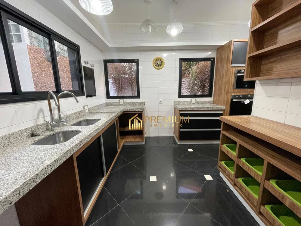 Sobrado, 5 quartos, 280 m² - Foto 4