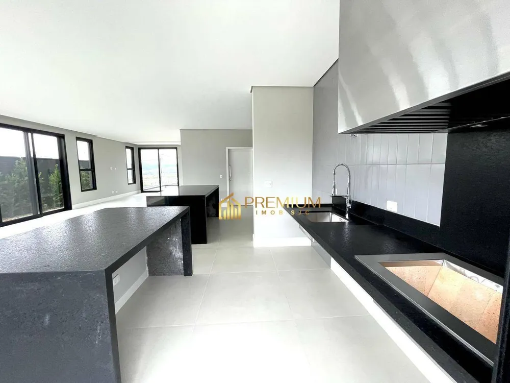 Sobrado, 4 quartos, 370 m² - Foto 1