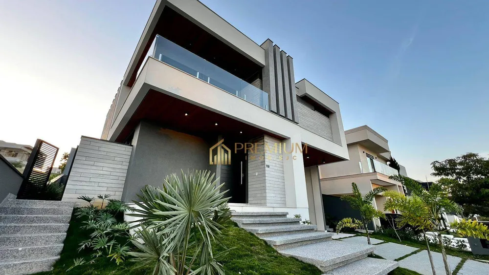 Sobrado, 4 quartos, 440 m² - Foto 1