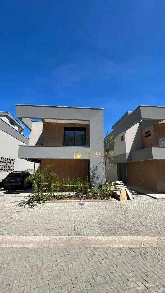 Casa, 4 quartos, 260 m² - Foto 1