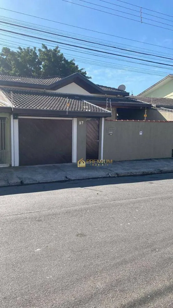 Casa, 3 quartos, 253 m² - Foto 1