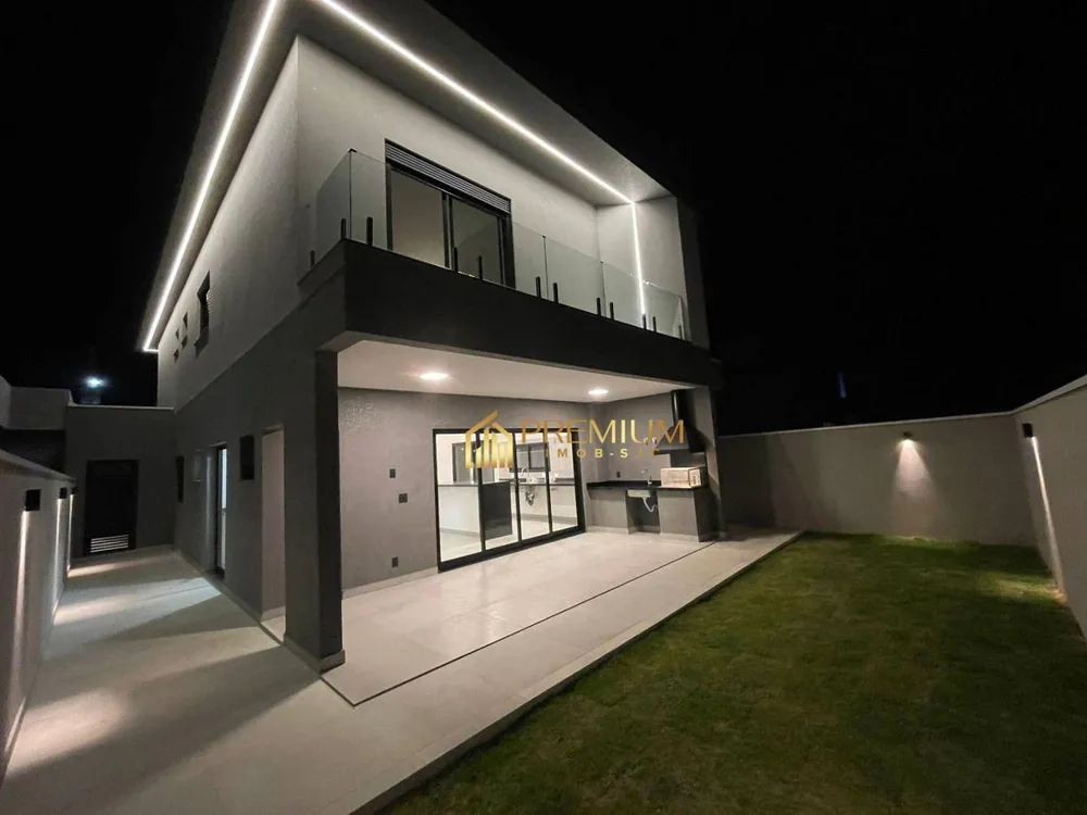 Sobrado, 3 quartos, 218 m² - Foto 1