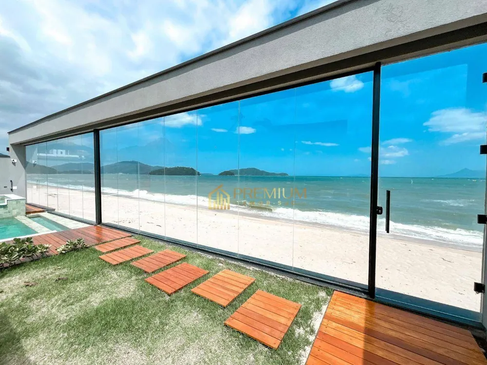 Casa, 3 quartos, 236 m² - Foto 1