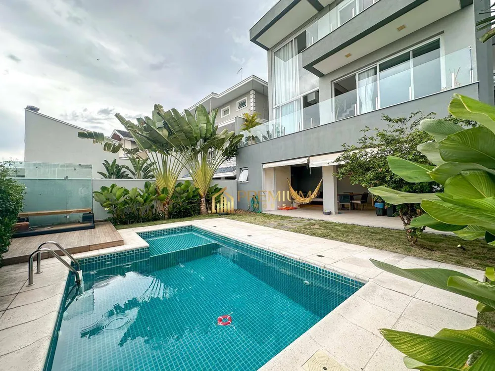 Sobrado, 3 quartos, 315 m² - Foto 1