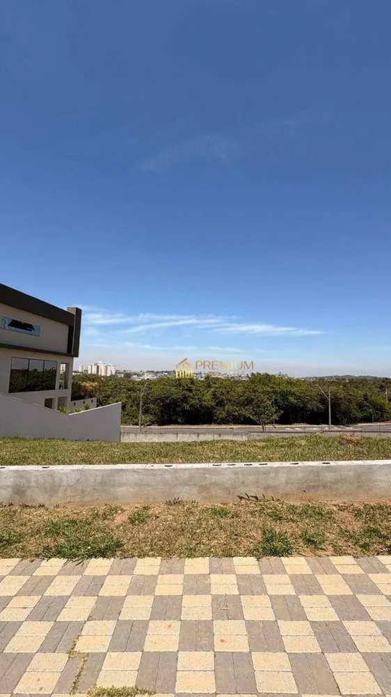 Loteamento e Condomínio, 700 m² - Foto 1