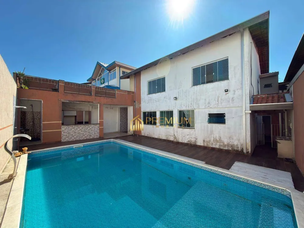 Casa, 4 quartos, 297 m² - Foto 1