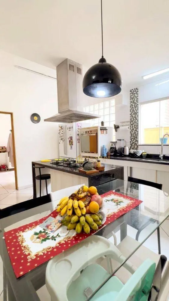 Sobrado, 4 quartos, 291 m² - Foto 1