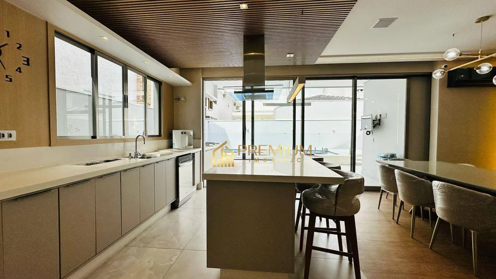 Sobrado, 3 quartos, 280 m² - Foto 2