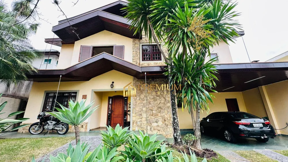 Sobrado, 4 quartos, 250 m² - Foto 1