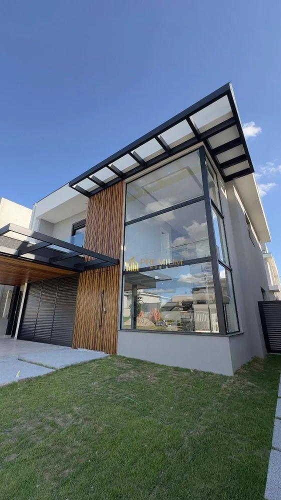 Sobrado, 4 quartos, 256 m² - Foto 1