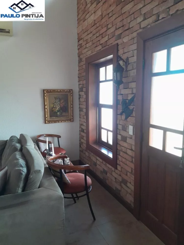 Casa à venda com 2 quartos, 140m² - Foto 4