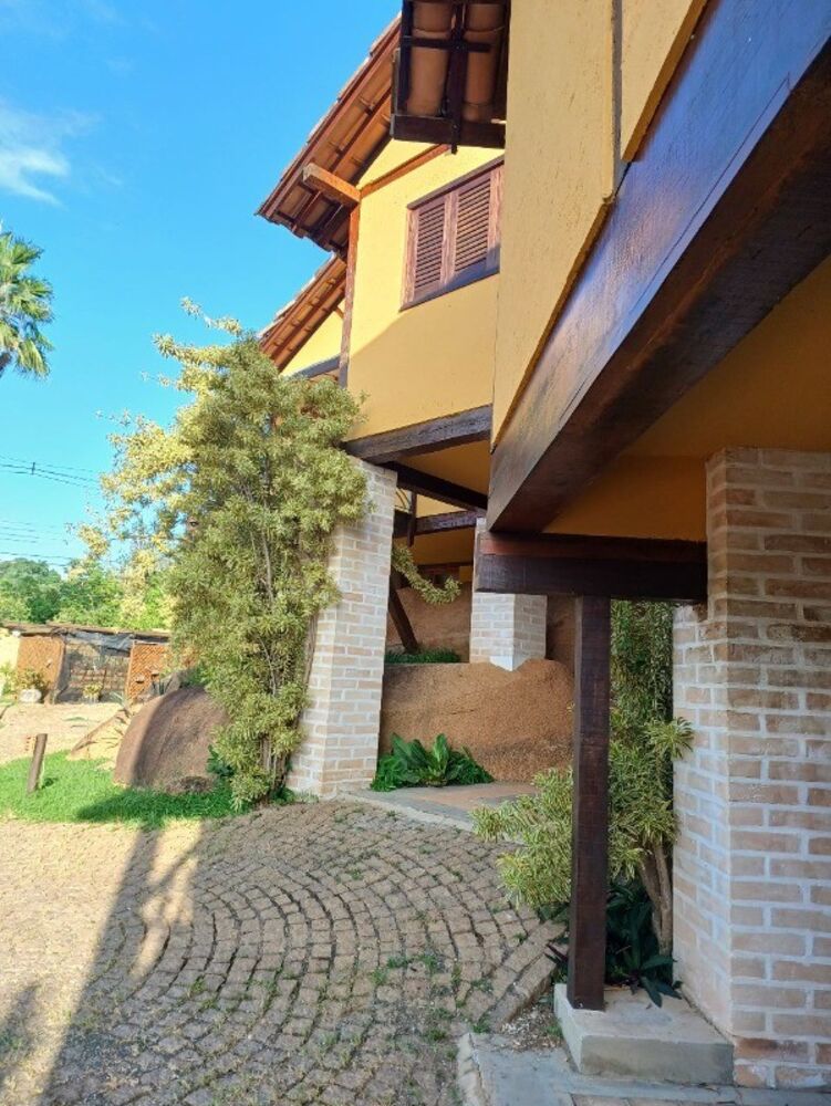 Chácara à venda com 5 quartos, 1600m² - Foto 2