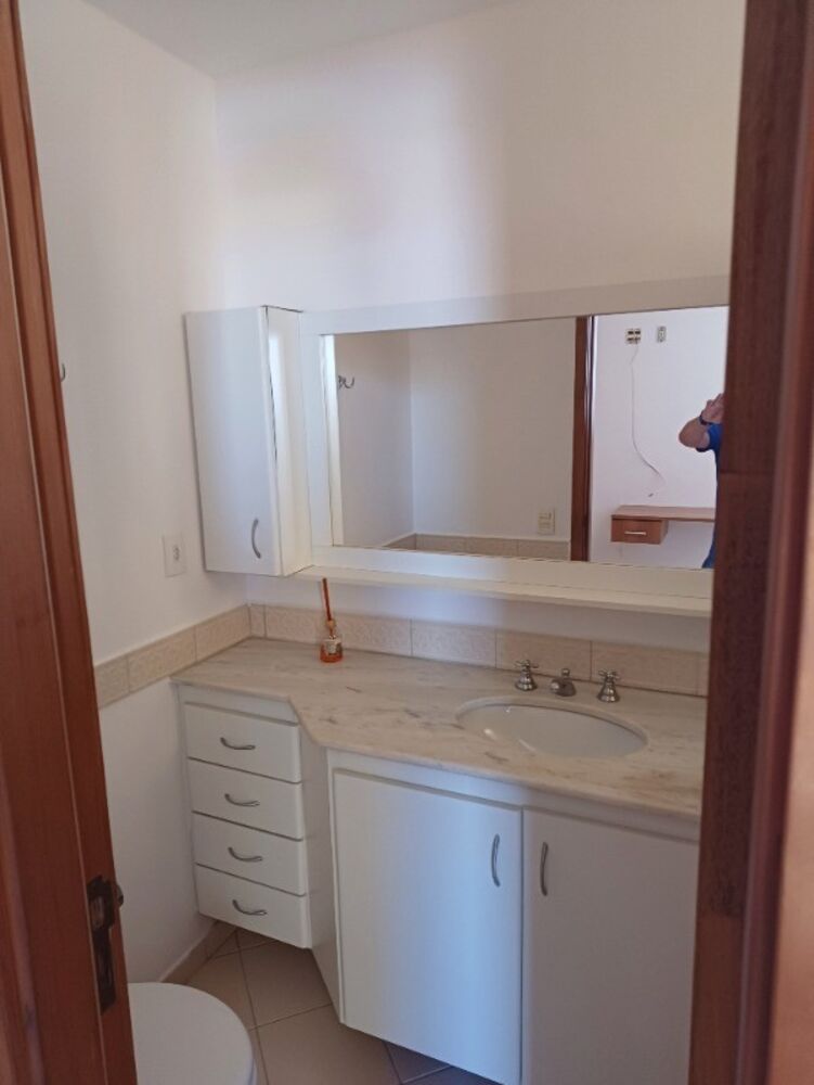 Apartamento à venda com 4 quartos, 135m² - Foto 2