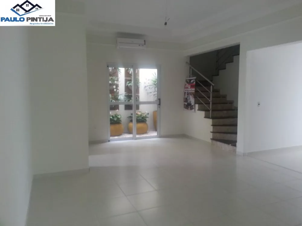 Casa à venda com 4 quartos, 350m² - Foto 3