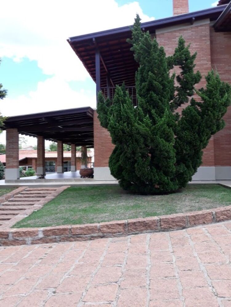 Chácara à venda com 4 quartos, 880m² - Foto 2