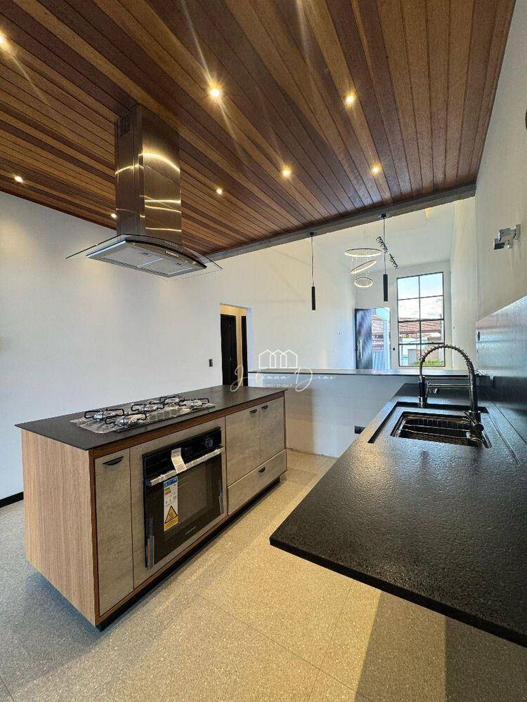 Casa, 3 quartos, 200 m² - Foto 2