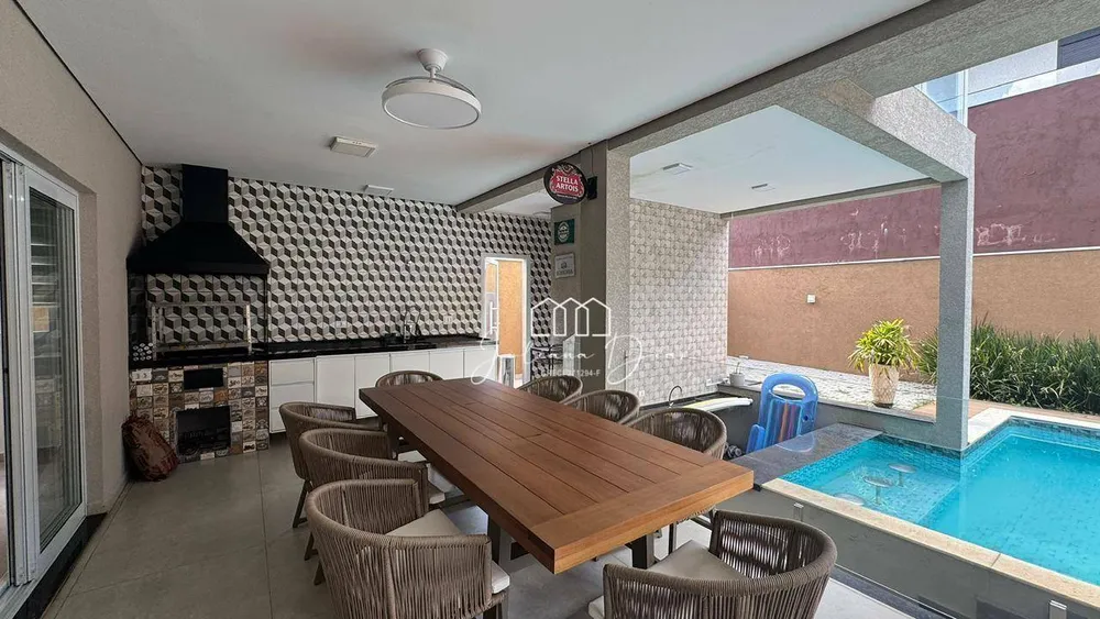 Sobrado, 3 quartos, 307 m² - Foto 1