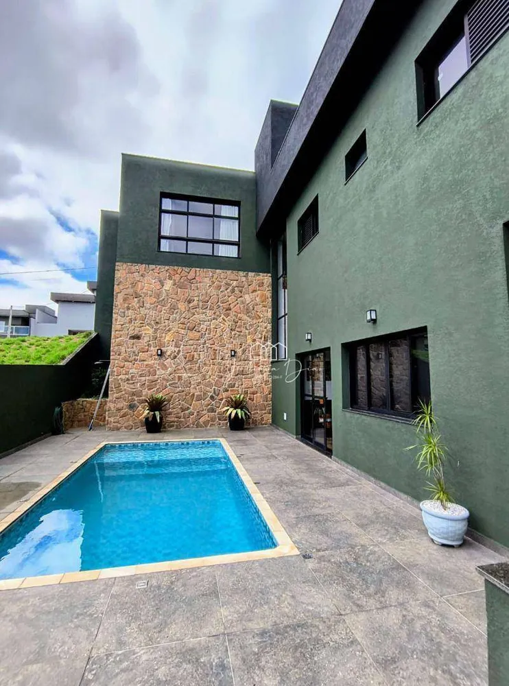 Sobrado, 3 quartos, 246 m² - Foto 1