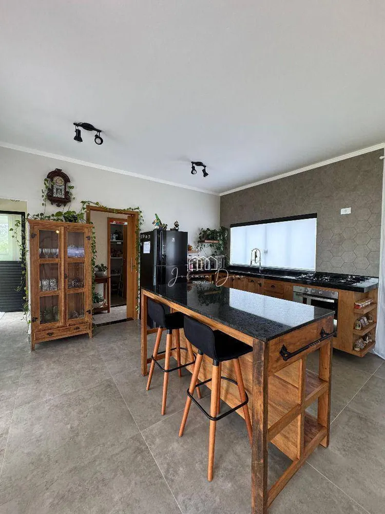 Chácara, 3 quartos, 1000 m² - Foto 1