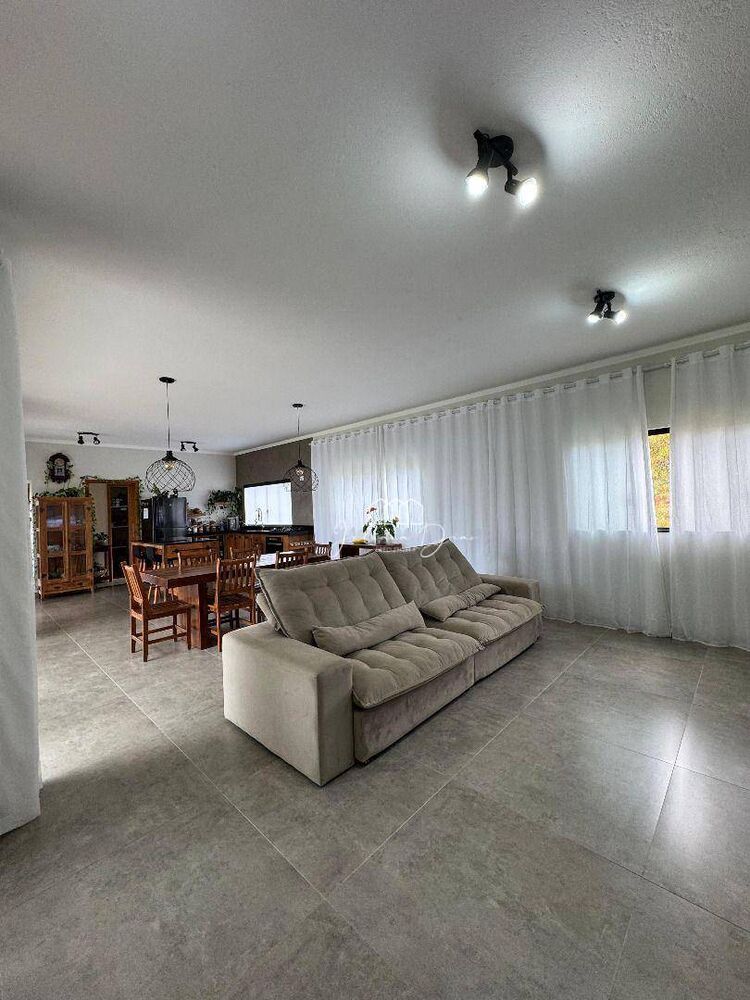 Chácara à venda com 3 quartos, 174m² - Foto 3