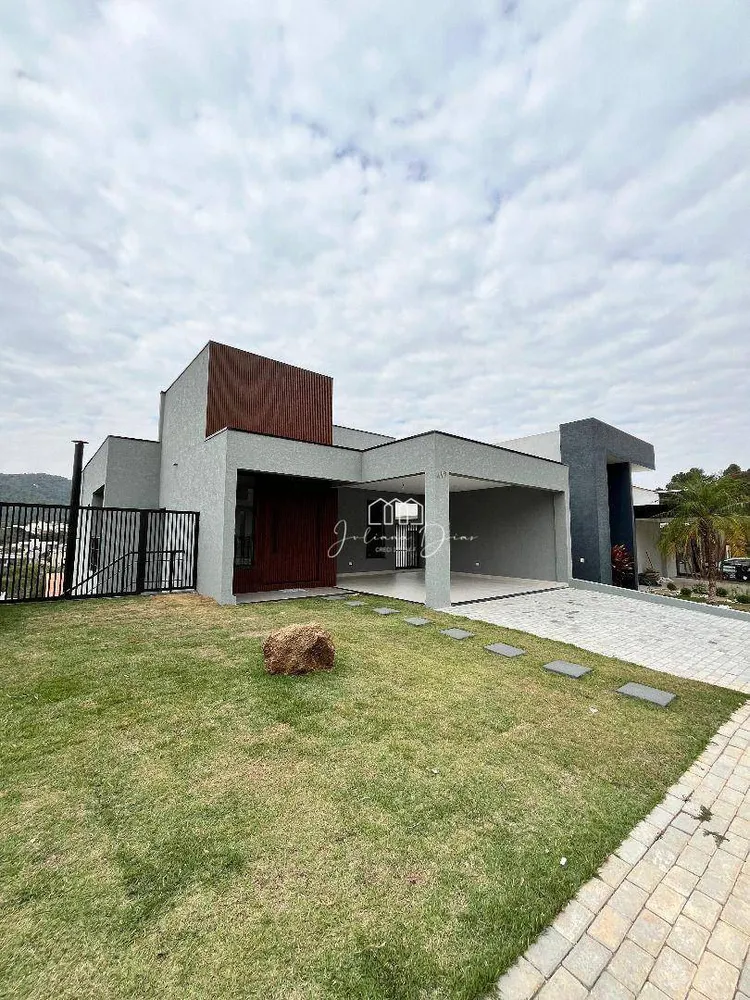 Sobrado, 3 quartos, 250 m² - Foto 1