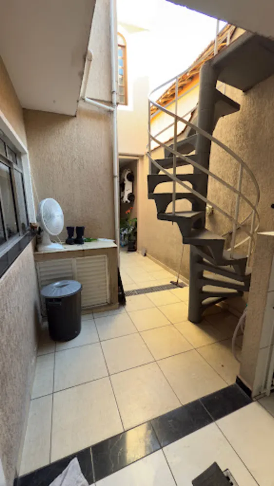 Casa, 3 quartos, 236 m² - Foto 3