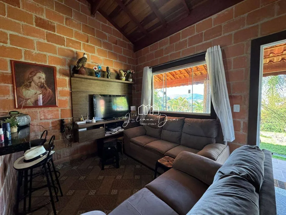 Chácara, 3 quartos, 1300 m² - Foto 1