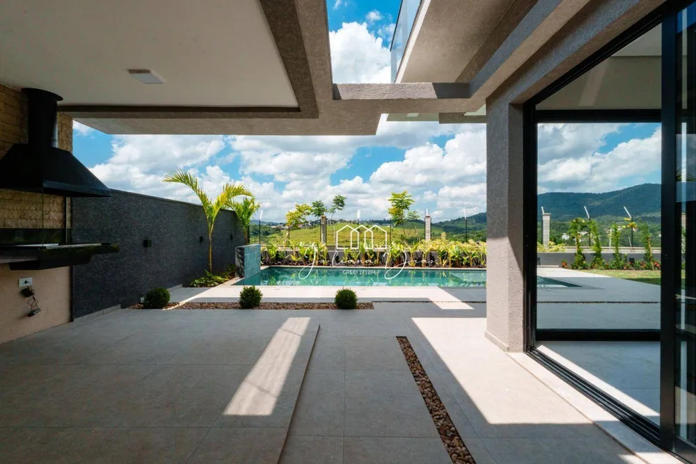 Sobrado, 3 quartos, 304 m² - Foto 4