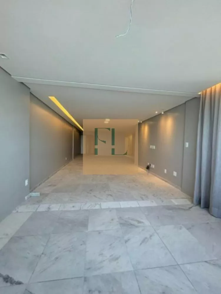 Apartamento para alugar com 4 quartos, 325m² - Foto 1