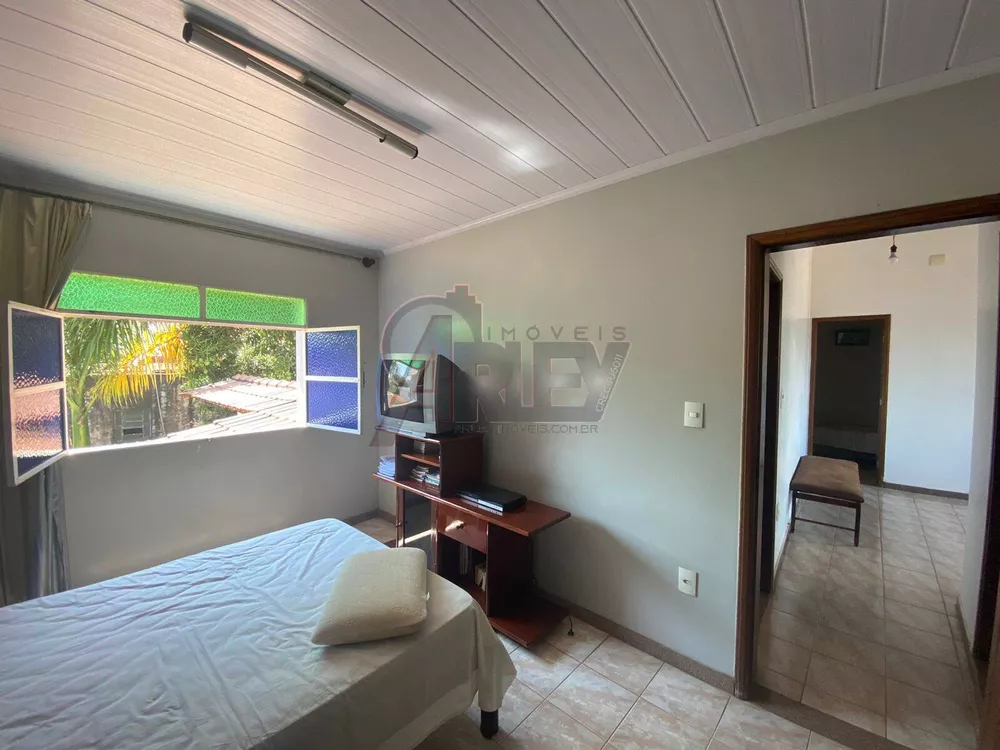 Casa à venda com 3 quartos, 360m² - Foto 3