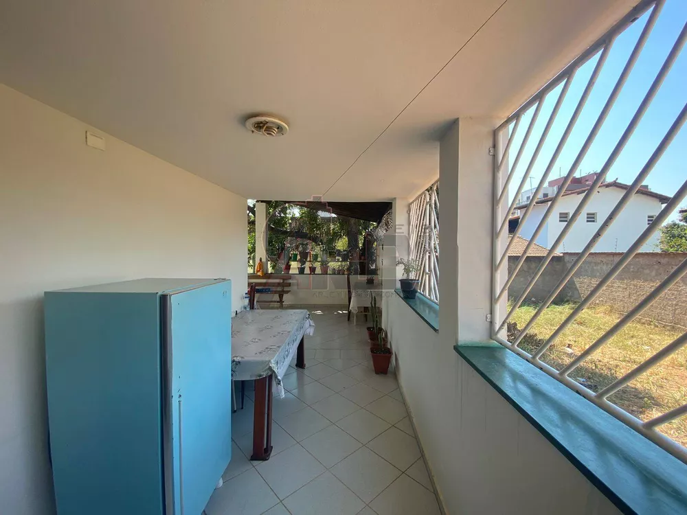 Casa à venda com 3 quartos, 360m² - Foto 11